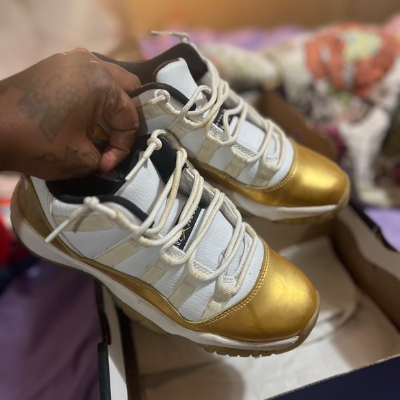 Air Jordan 11 Retro Low - Picture 3 of 7